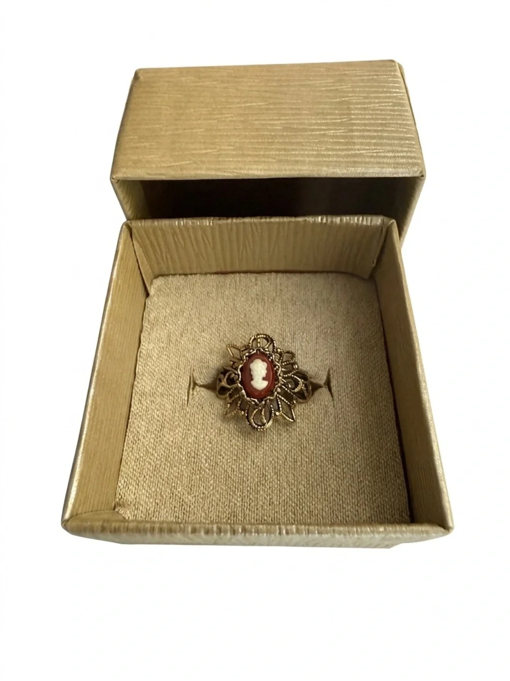 Adjustable Vintage-Style Gold Cameo Ring with Red and White Cameo